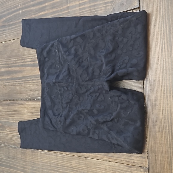 Twenty Montreal 3D Activewear Leopard Print High Waisted Black Leggings Small - Picture 6 of 6